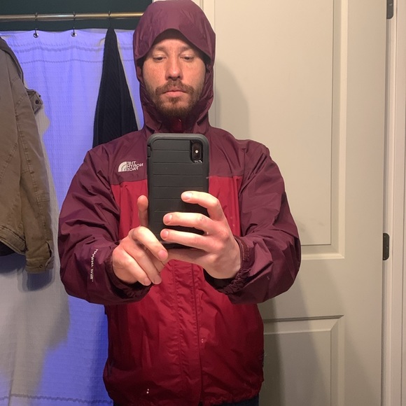 The North face HyVent 2.5L size small! - Picture 4 of 10